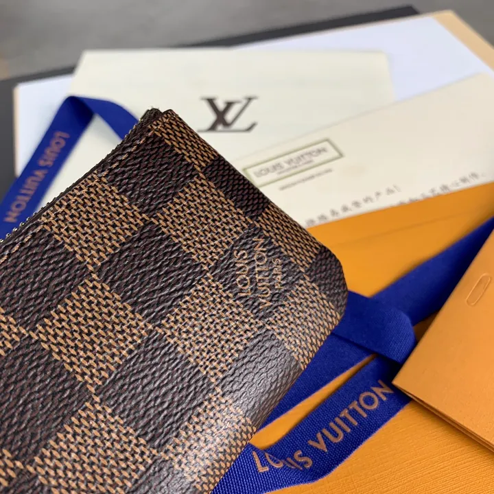 スーパーコピー ルイヴィトン キーホルダー