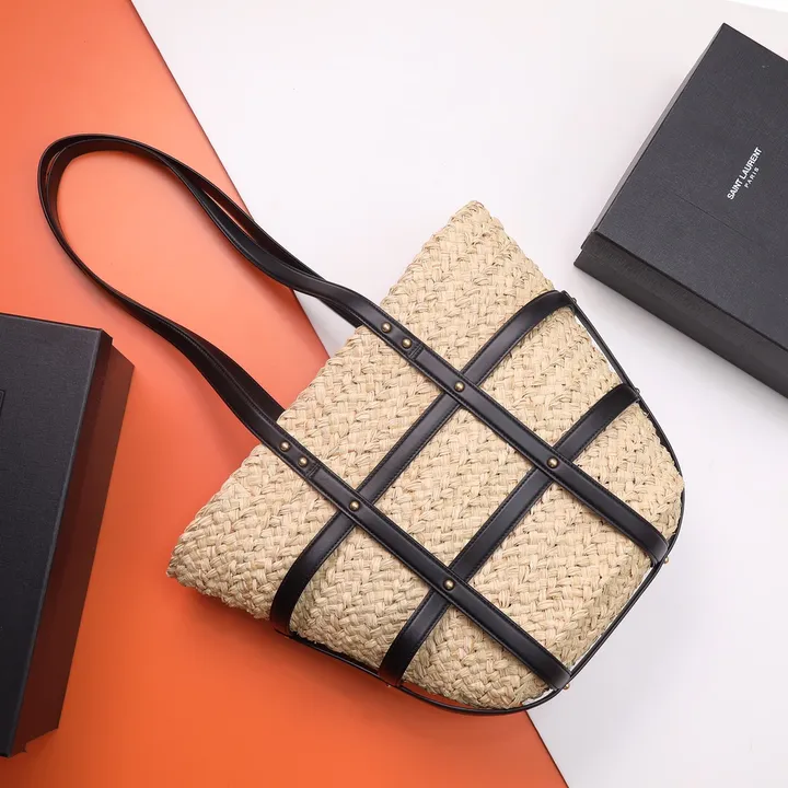 スーパーコピー イブサンローラン キーホルダー