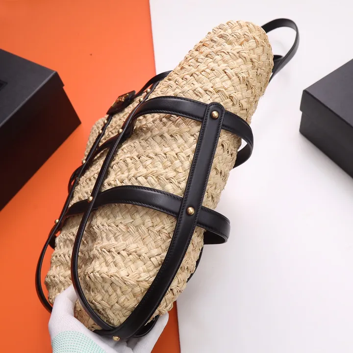 スーパーコピー イブサンローラン キーホルダー