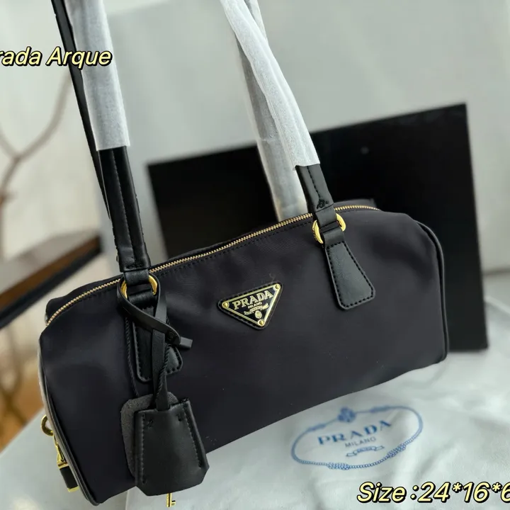 スーパーコピー プラダ キーホルダー