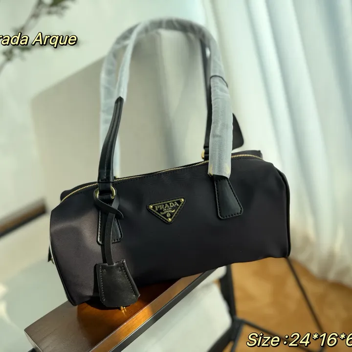 スーパーコピー プラダ キーホルダー