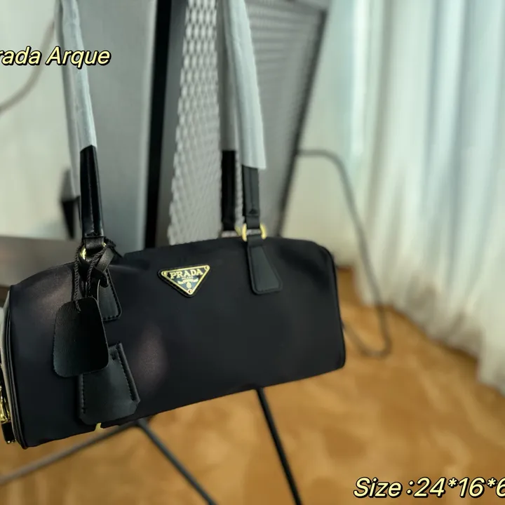 スーパーコピー プラダ キーホルダー