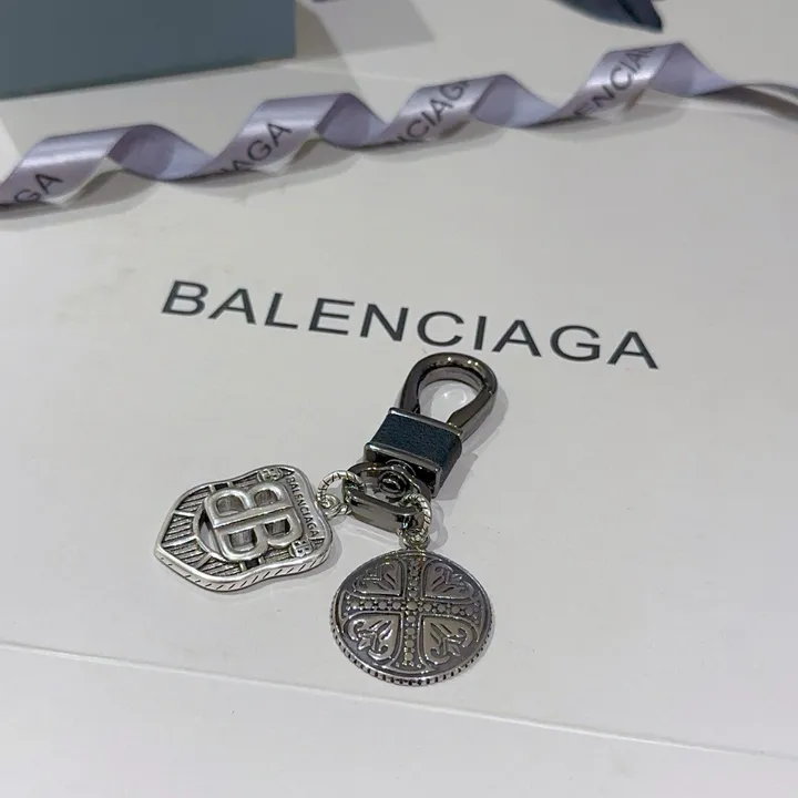 スーパーコピー バレンシアガ キーホルダー