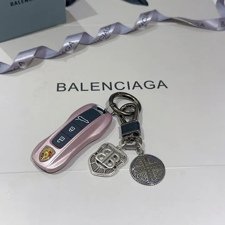 スーパーコピー バレンシアガ キーホルダー