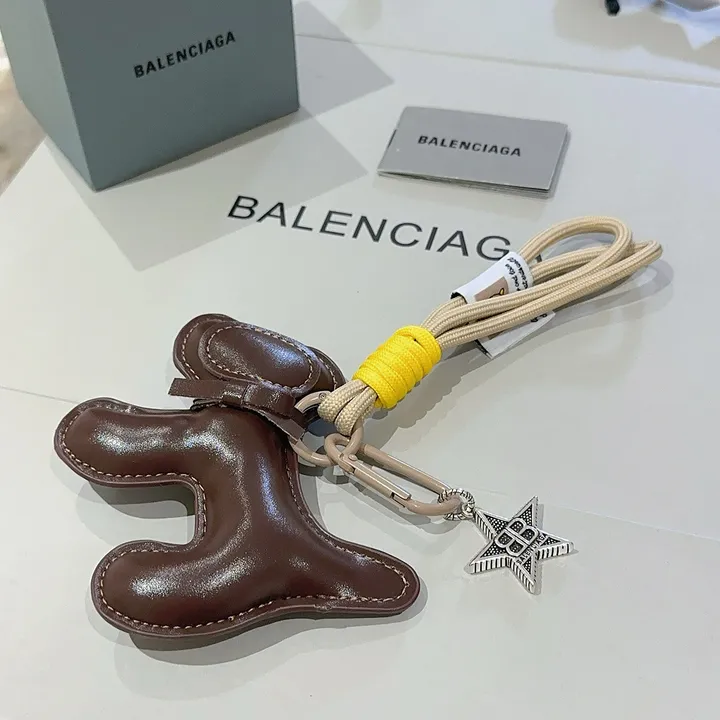 スーパーコピー バレンシアガ キーホルダー