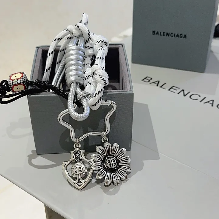 スーパーコピー バレンシアガ キーホルダー