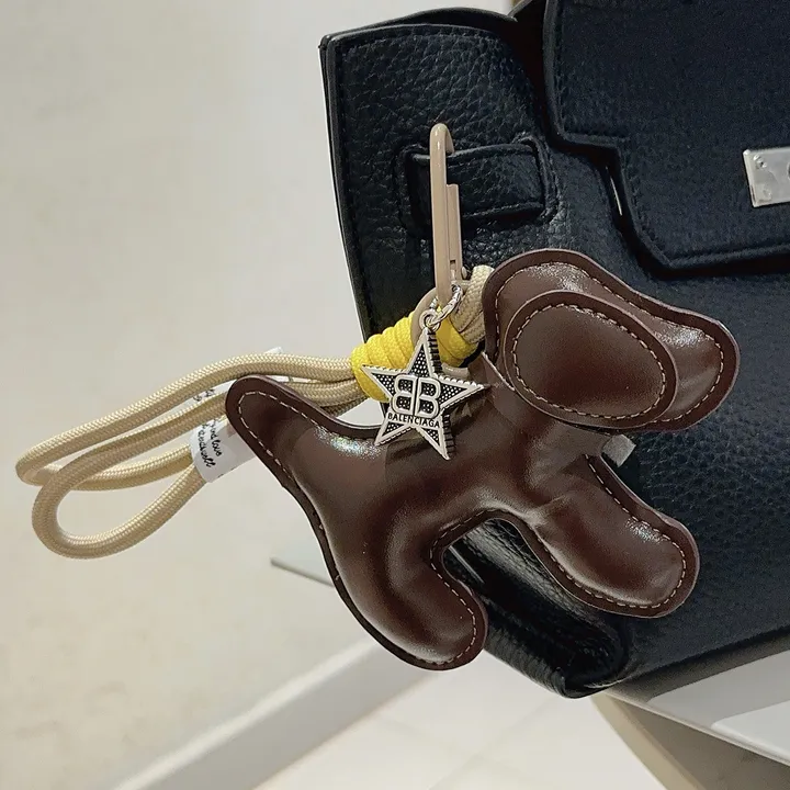 スーパーコピー バレンシアガ キーホルダー