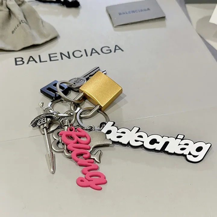 スーパーコピー バレンシアガ キーホルダー