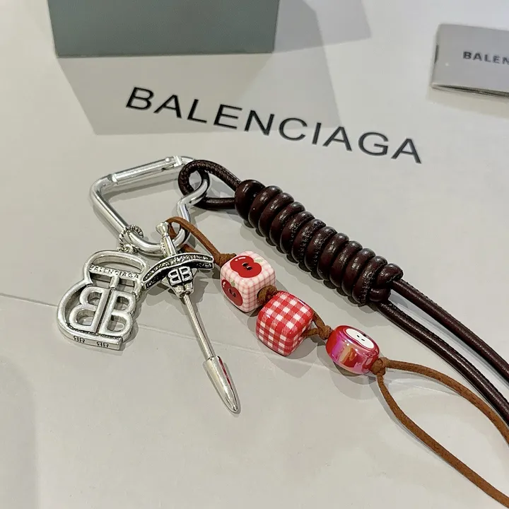 スーパーコピー バレンシアガ キーホルダー