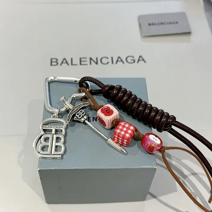 スーパーコピー バレンシアガ キーホルダー