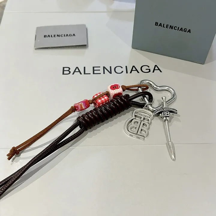 スーパーコピー バレンシアガ キーホルダー