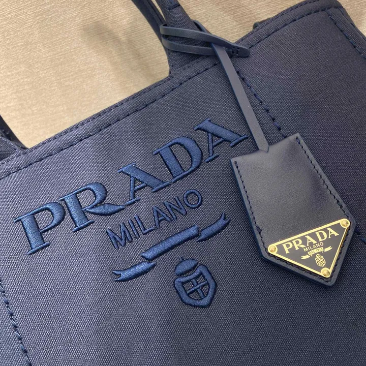 スーパーコピー バレンシアガ キーホルダー