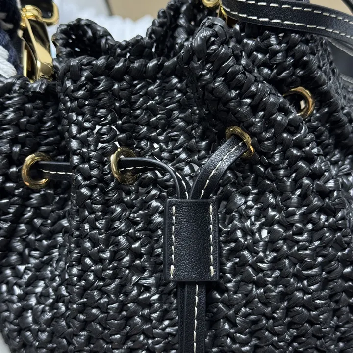 スーパーコピー プラダ キーホルダー