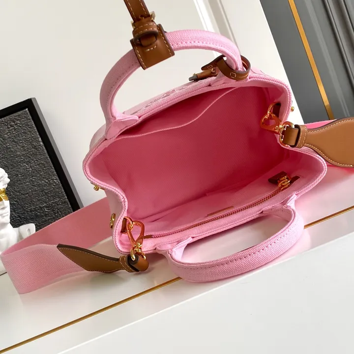 スーパーコピー プラダ キーホルダー