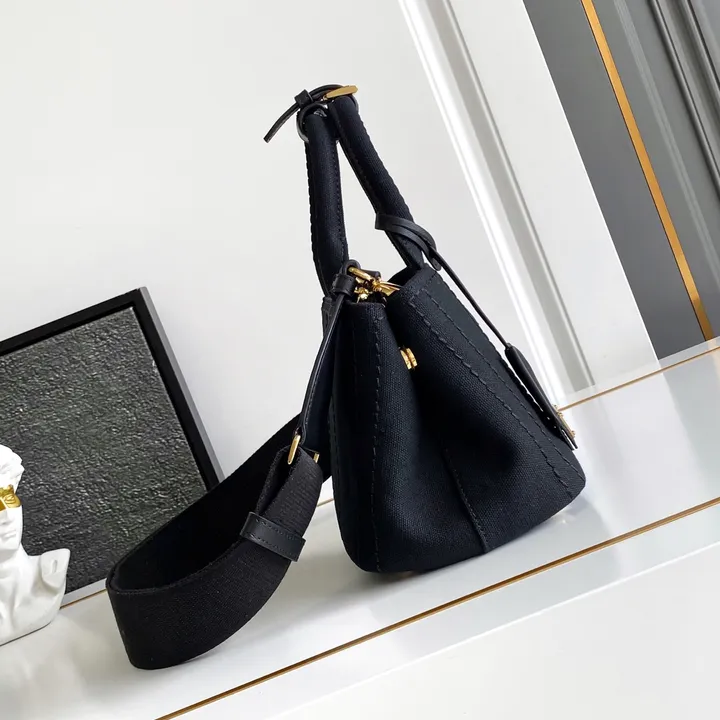 スーパーコピー プラダ キーホルダー