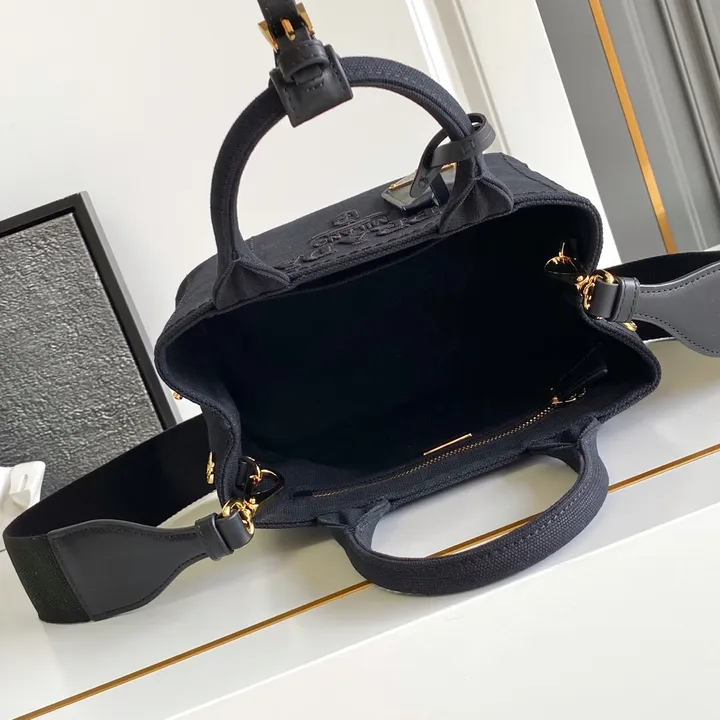 スーパーコピー プラダ キーホルダー