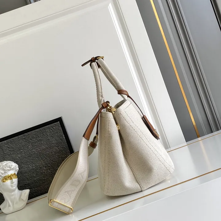 スーパーコピー プラダ キーホルダー