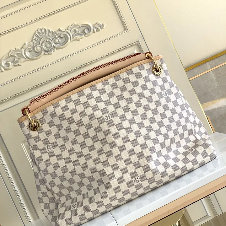 スーパーコピー ルイヴィトン キーホルダー