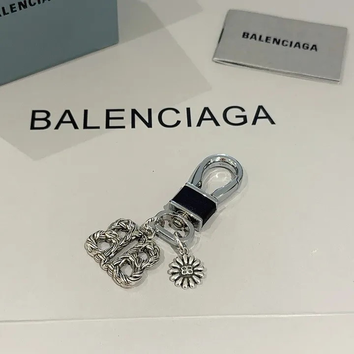 スーパーコピー バレンシアガ キーホルダー