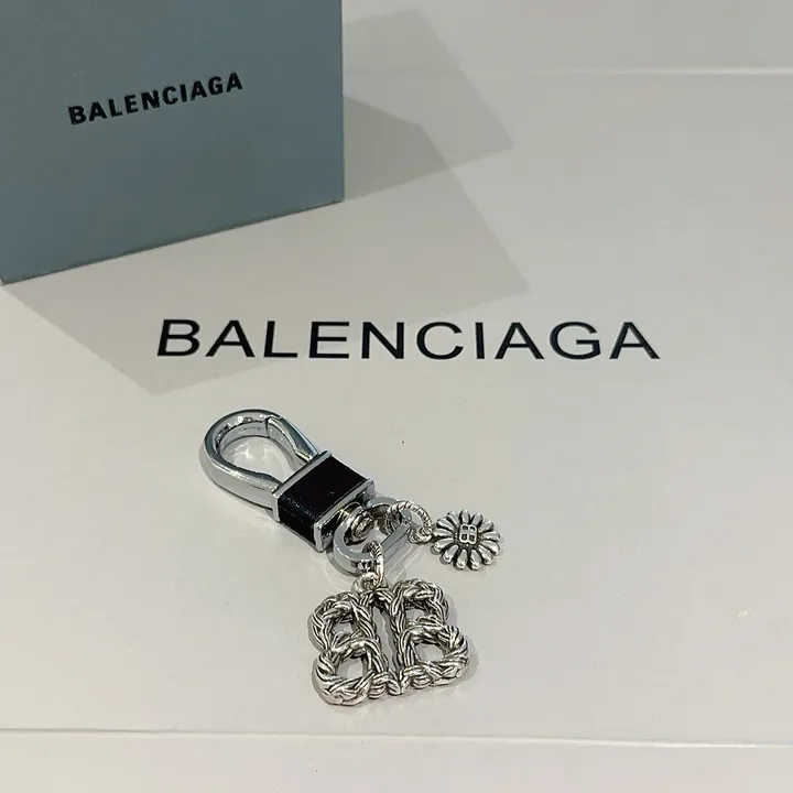 スーパーコピー バレンシアガ キーホルダー