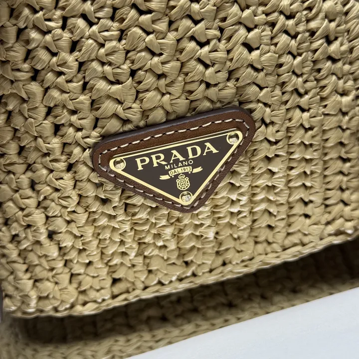 スーパーコピー プラダ キーホルダー