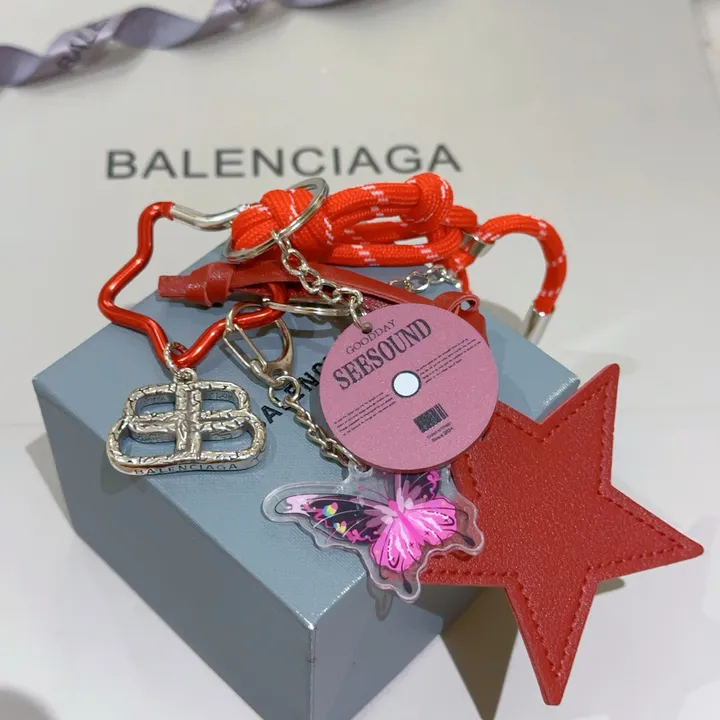 スーパーコピー バレンシアガ キーホルダー