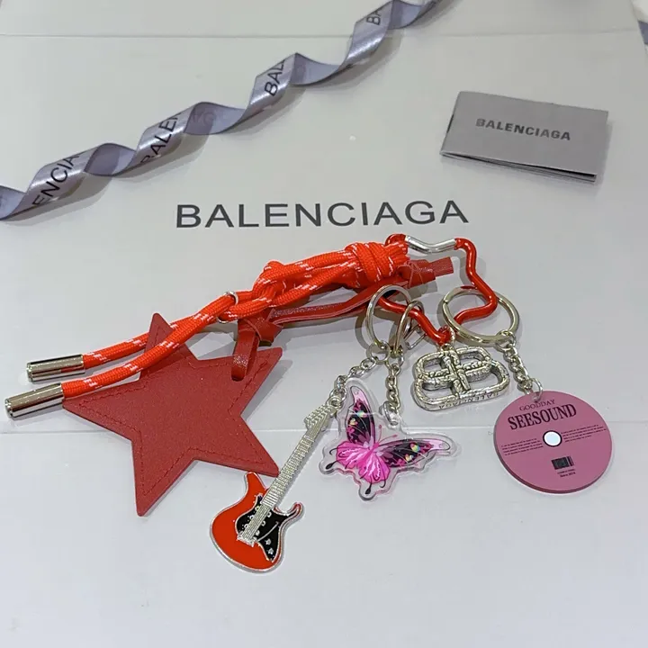 スーパーコピー バレンシアガ キーホルダー