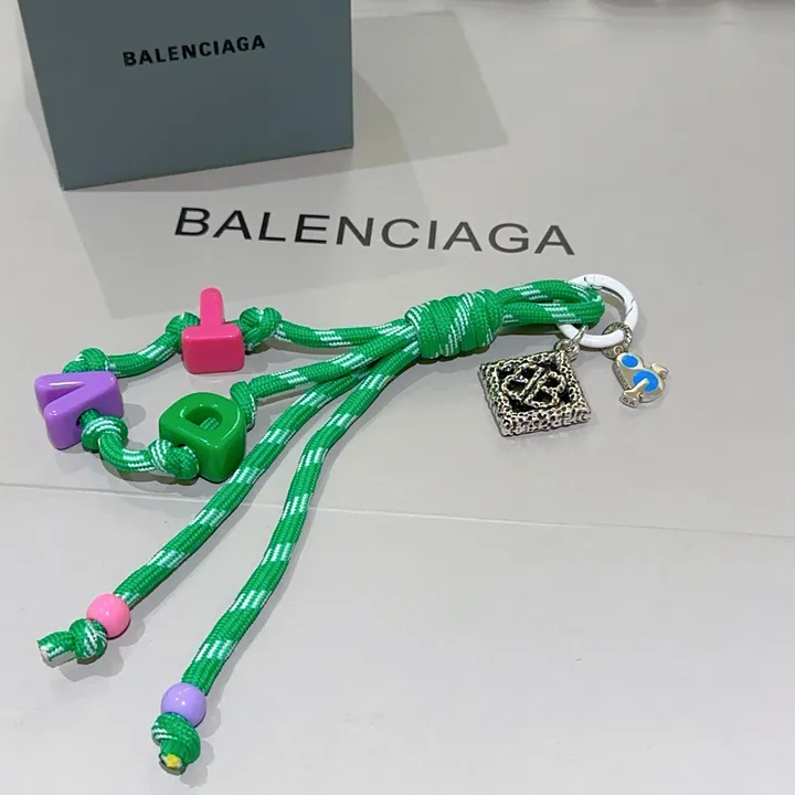 スーパーコピー バレンシアガ キーホルダー