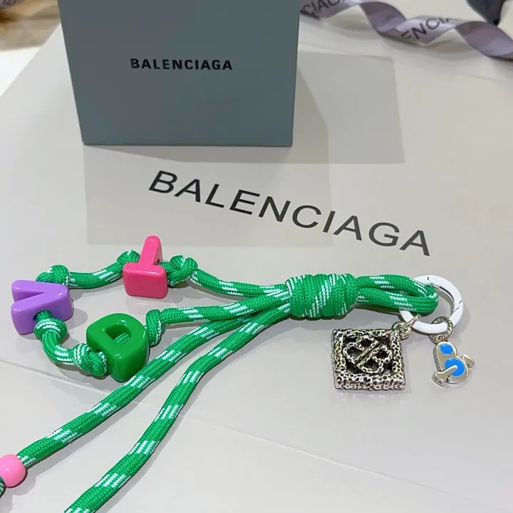 スーパーコピー バレンシアガ キーホルダー