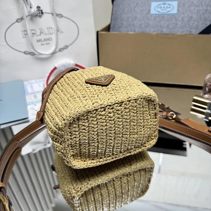 スーパーコピー バレンシアガ キーホルダー