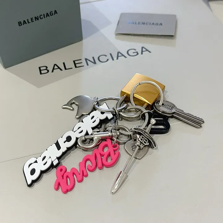 スーパーコピー バレンシアガ キーホルダー
