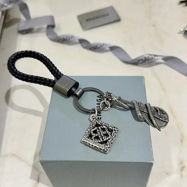 スーパーコピー バレンシアガ キーホルダー