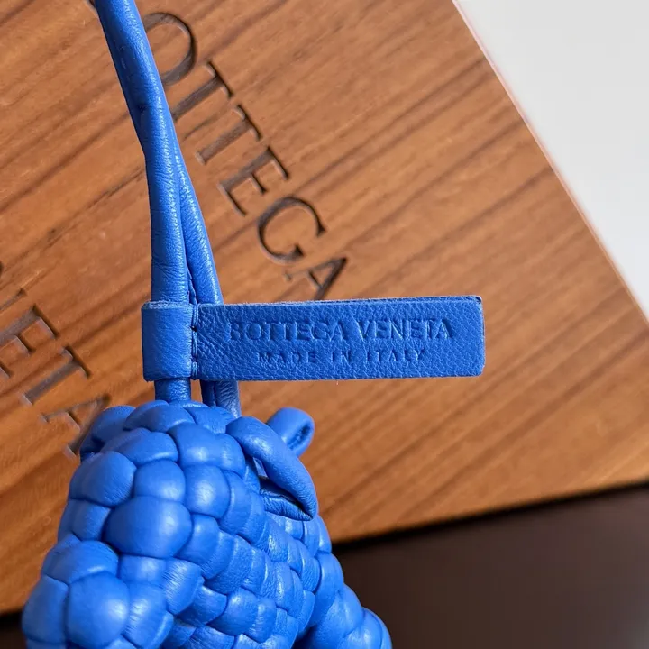 スーパーコピー ボッテガ ヴェネタ キーホルダー