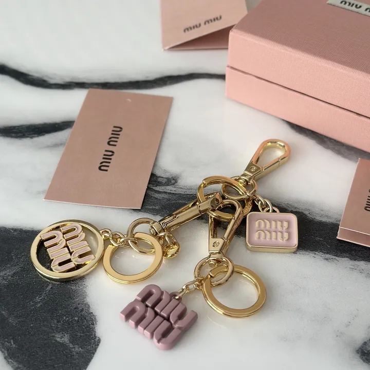 スーパーコピー ミュウミュウ キーホルダー