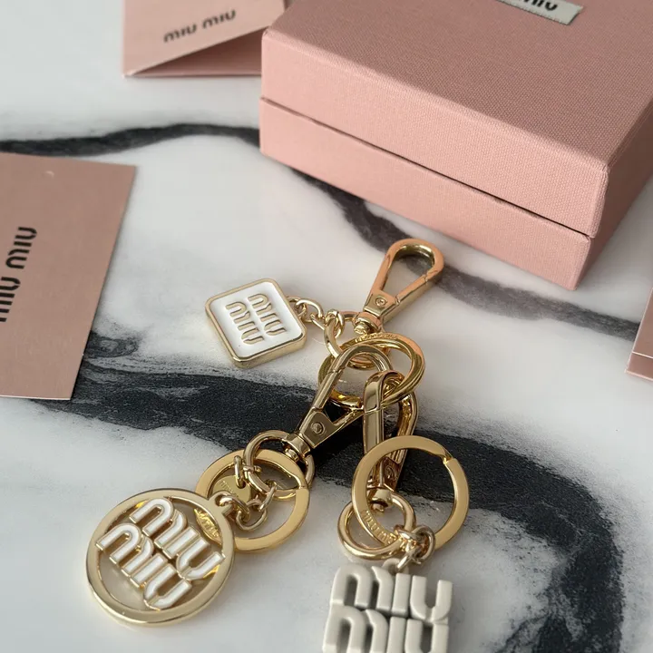 スーパーコピー ミュウミュウ キーホルダー