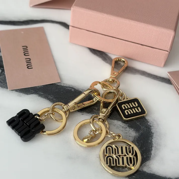 スーパーコピー ミュウミュウ キーホルダー