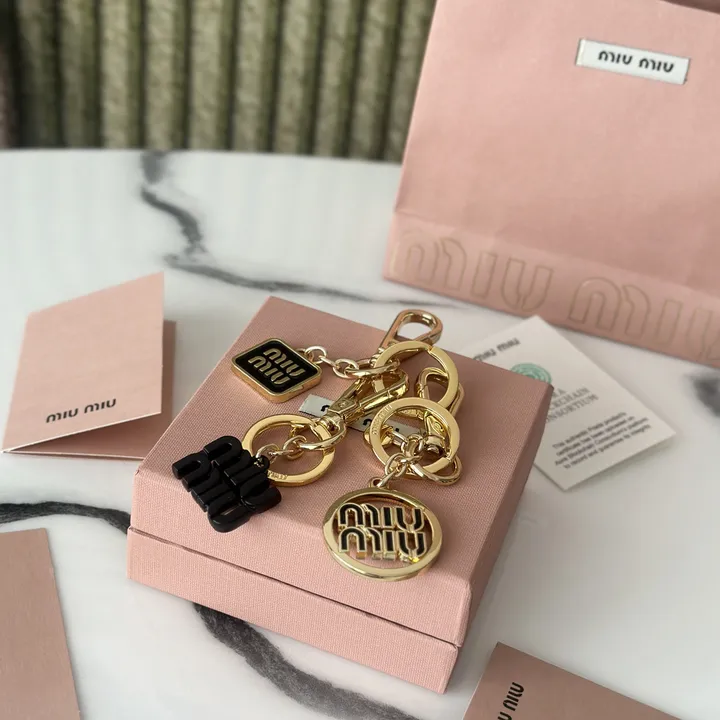 スーパーコピー ミュウミュウ キーホルダー