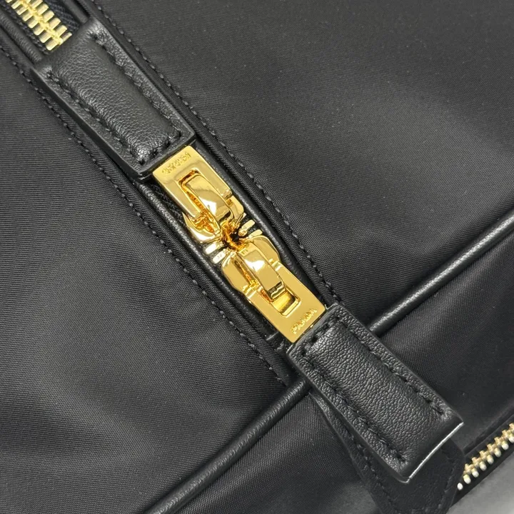 スーパーコピー プラダ キーホルダー