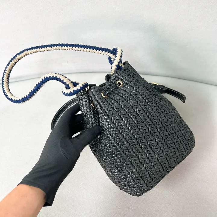 スーパーコピー バレンシアガ キーホルダー