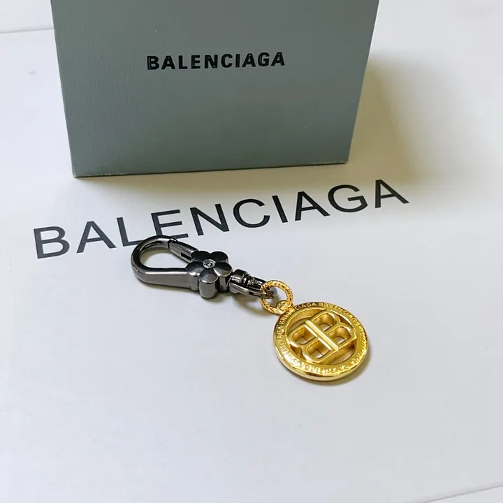スーパーコピー バレンシアガ キーホルダー