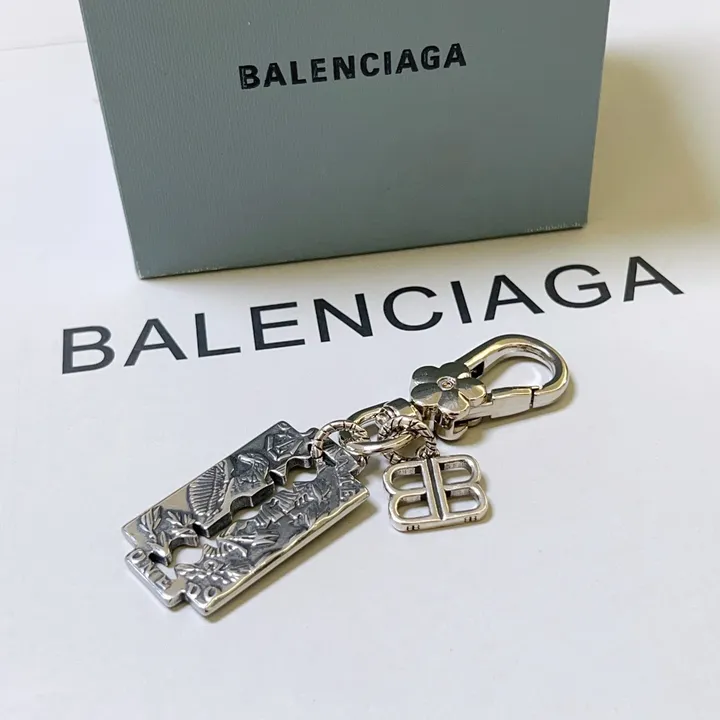 スーパーコピー バレンシアガ キーホルダー
