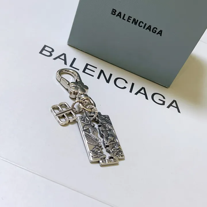 スーパーコピー バレンシアガ キーホルダー