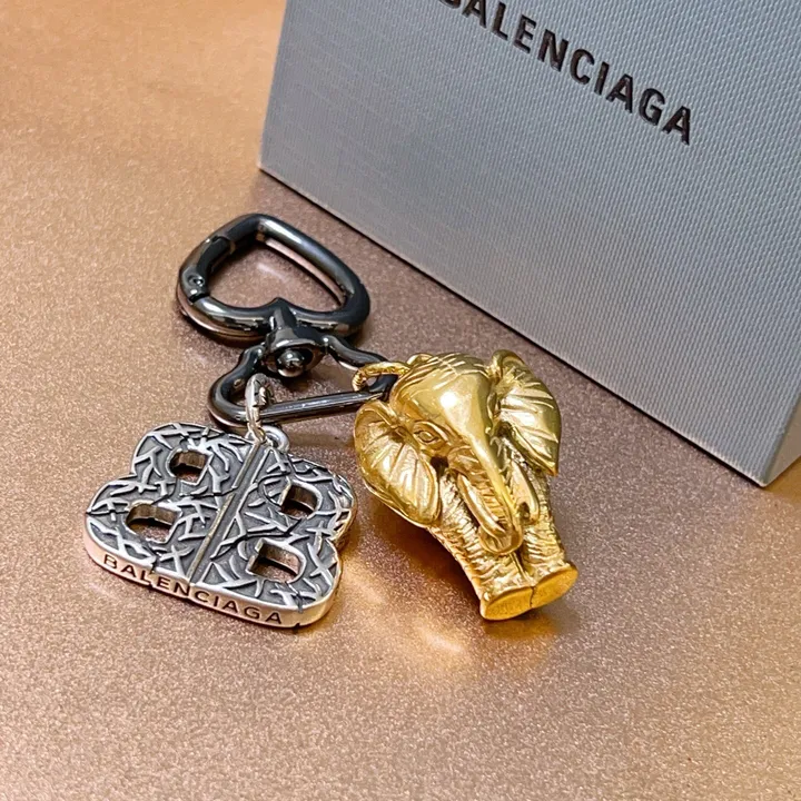 スーパーコピー バレンシアガ キーホルダー