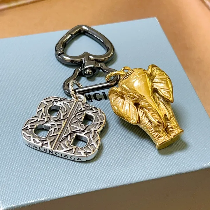 スーパーコピー バレンシアガ キーホルダー