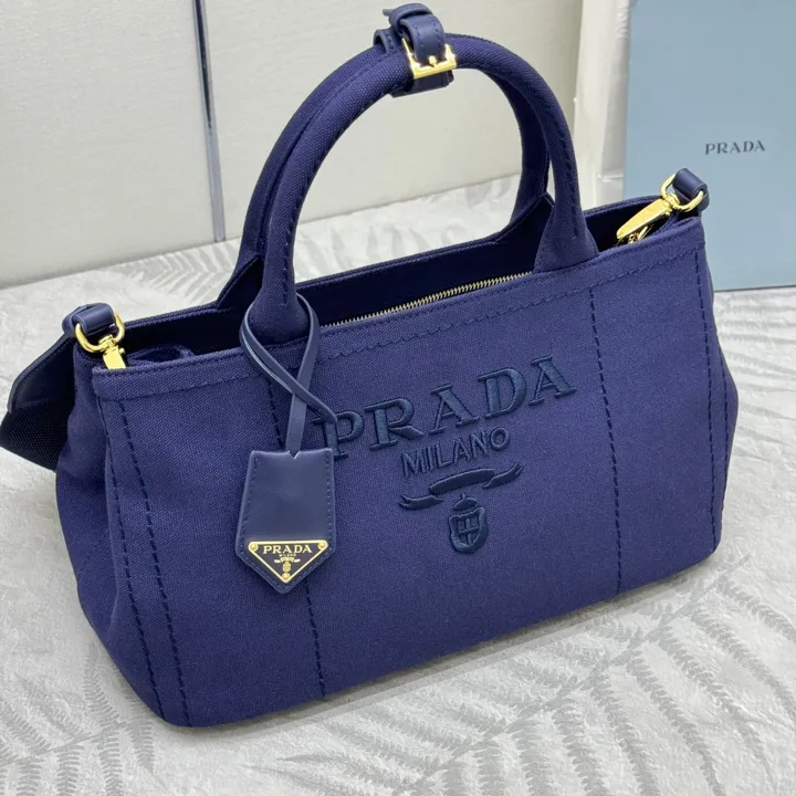 スーパーコピー プラダ キーホルダー