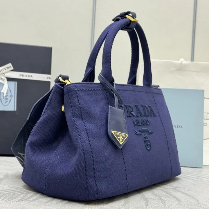 スーパーコピー プラダ キーホルダー