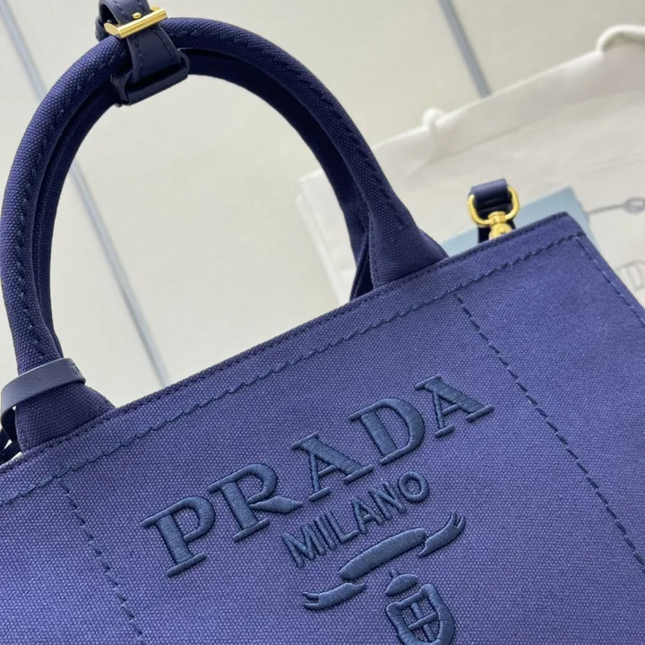 スーパーコピー プラダ キーホルダー