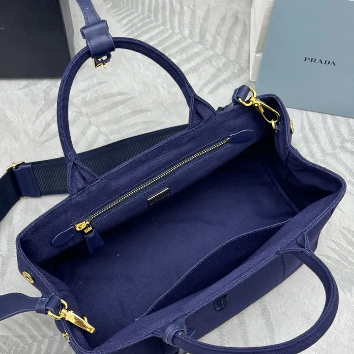 スーパーコピー プラダ キーホルダー