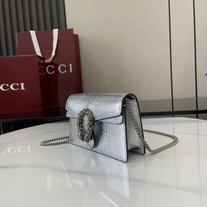 スーパーコピー ルイヴィトン キーホルダー