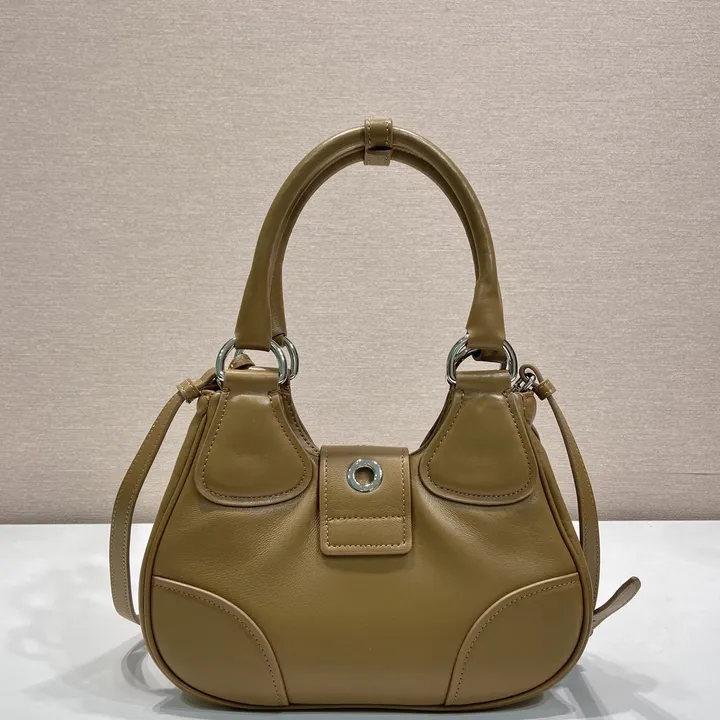 スーパーコピー バレンシアガ キーホルダー